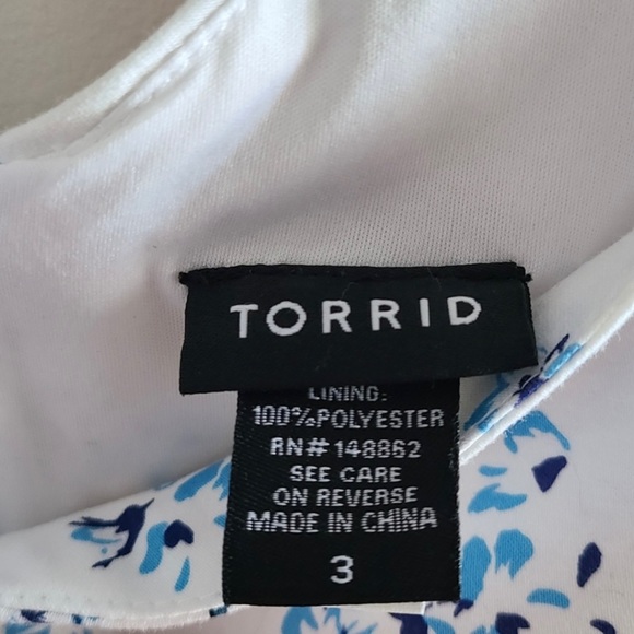 Torrid Floral Sateen Peplum Top - Picture 4 of 9